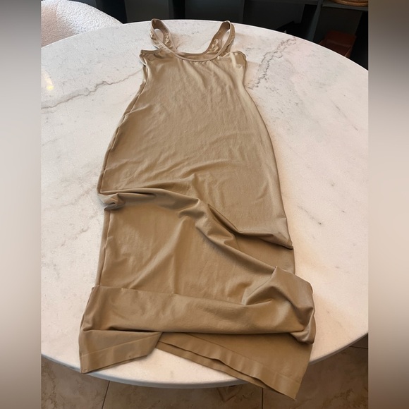 House of CB London Elegant Tan Sleeveless Dress - Picture 4 of 8